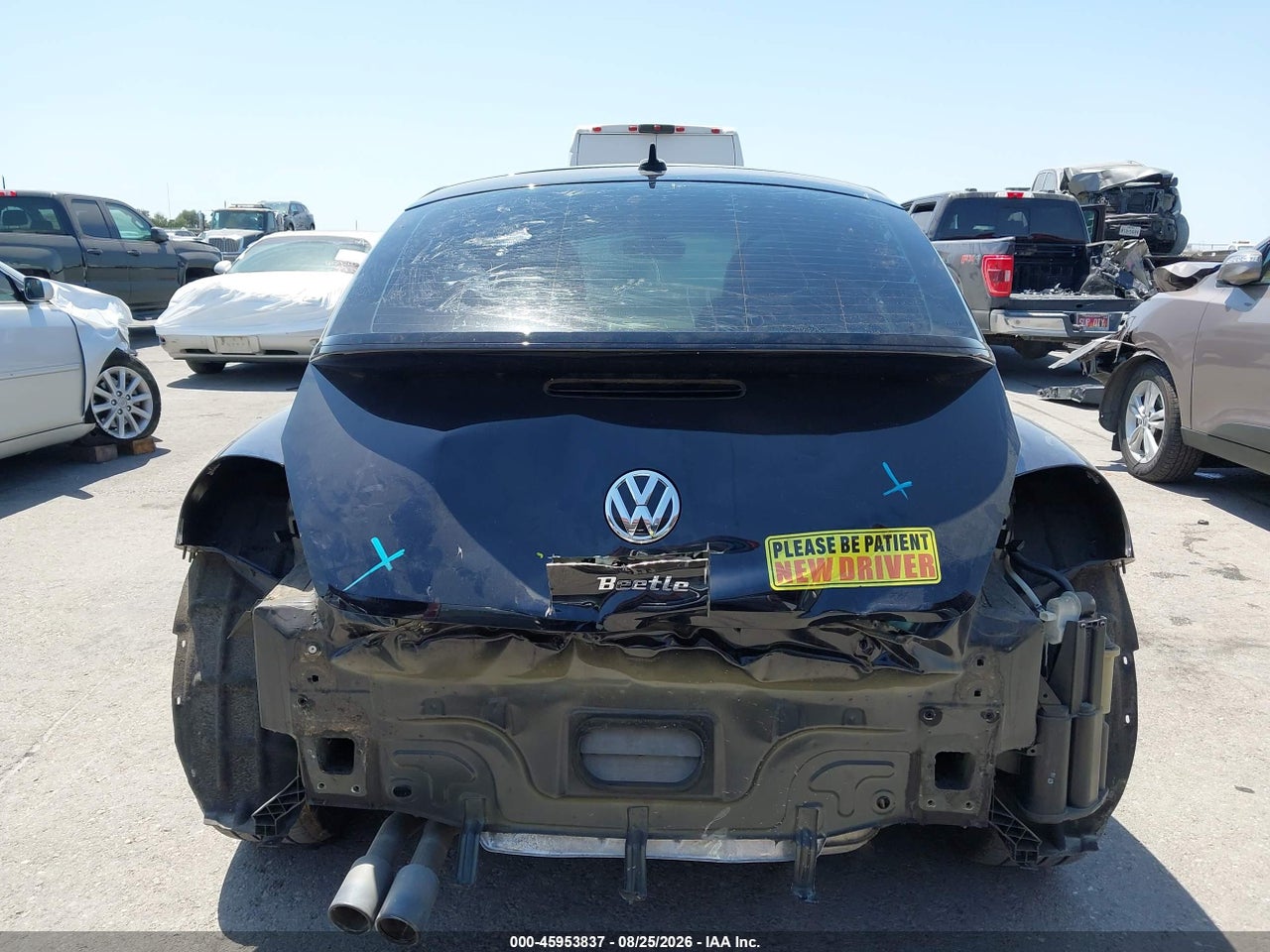 2019 VOLKSWAGEN BEETLE 2.0T FINAL EDITION SE/2.0T FINAL EDITION SEL/2.0T S · 6/11