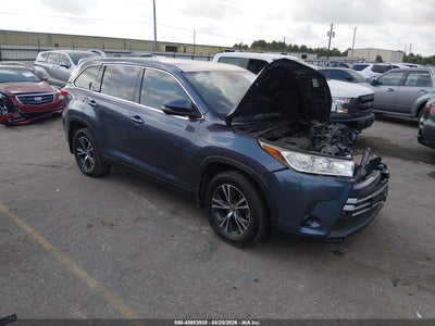 2019 TOYOTA HIGHLANDER LE