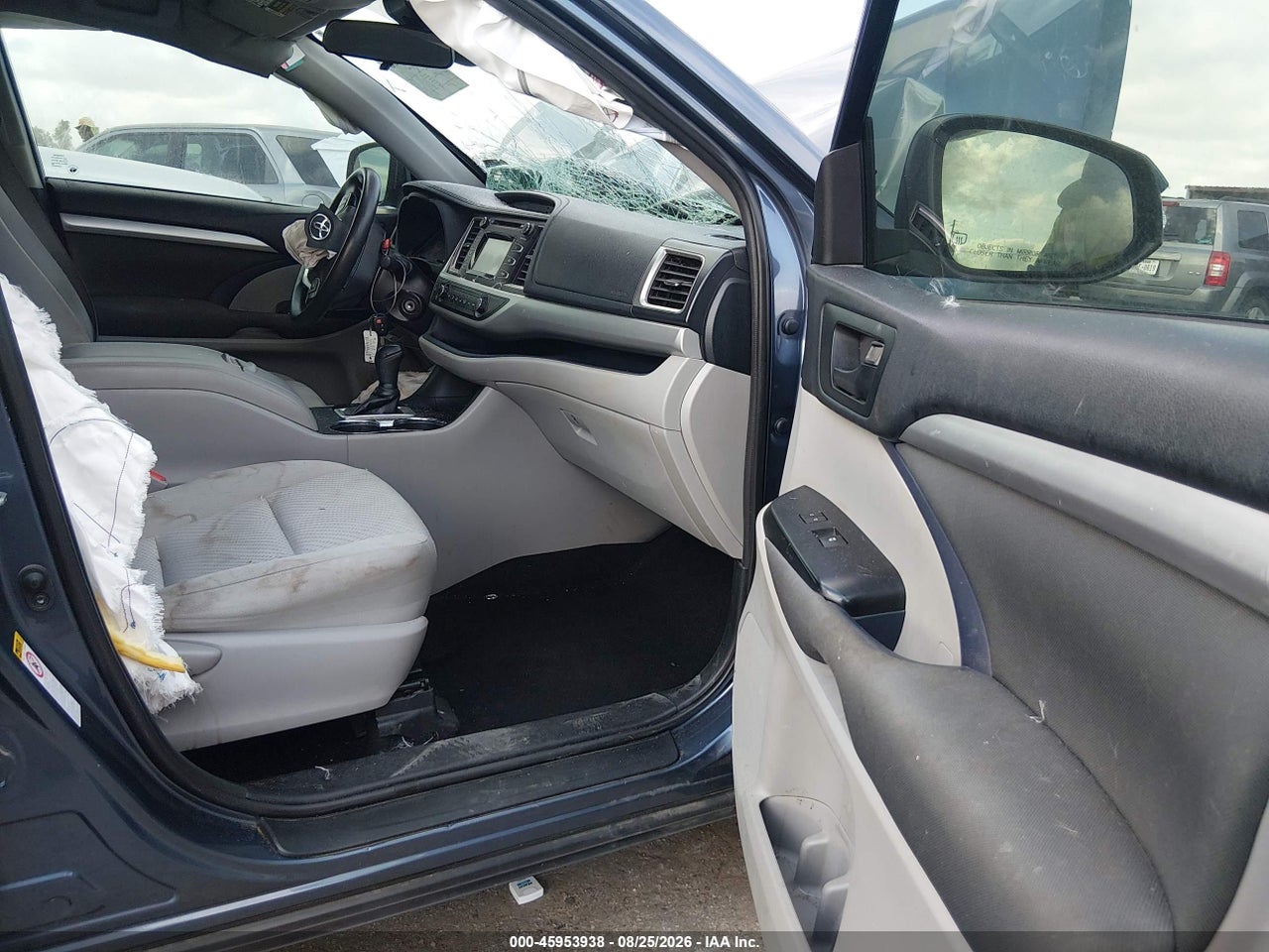 2019 TOYOTA HIGHLANDER LE · 5/6