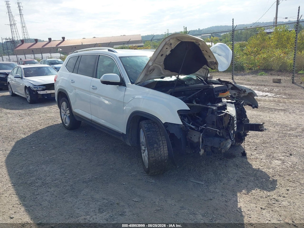 1V2NR2CA1JC****** · 2018 VOLKSWAGEN ATLAS 3.6L V6 SEL PREMIUM