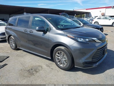 2025 TOYOTA SIENNA LE