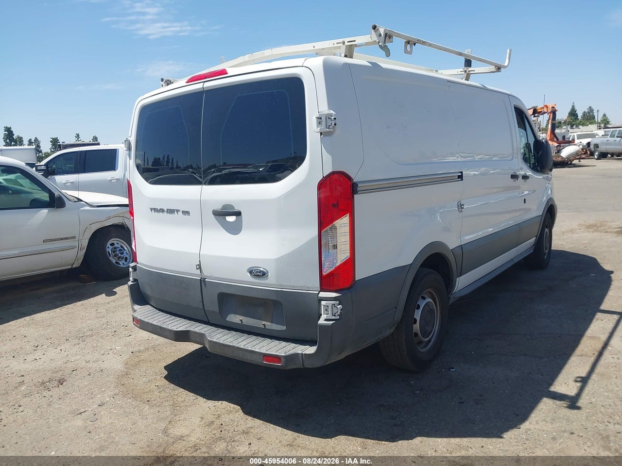 2015 FORD TRANSIT-150 · 4/11