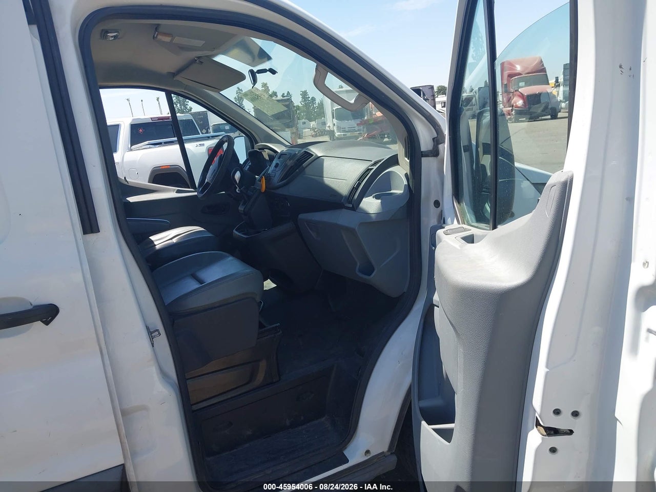 2015 FORD TRANSIT-150 · 5/11