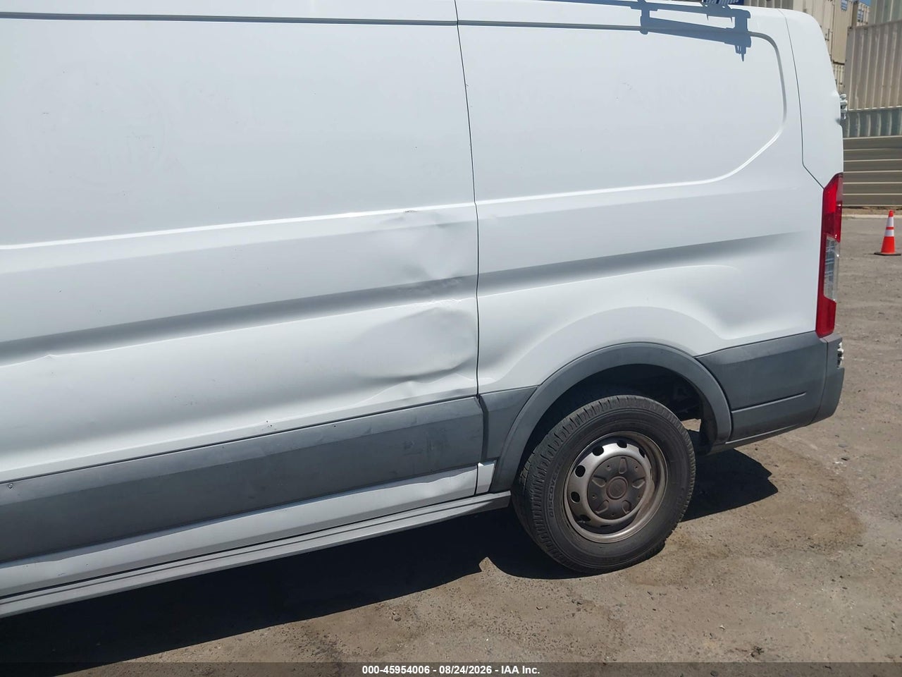 2015 FORD TRANSIT-150 · 6/11