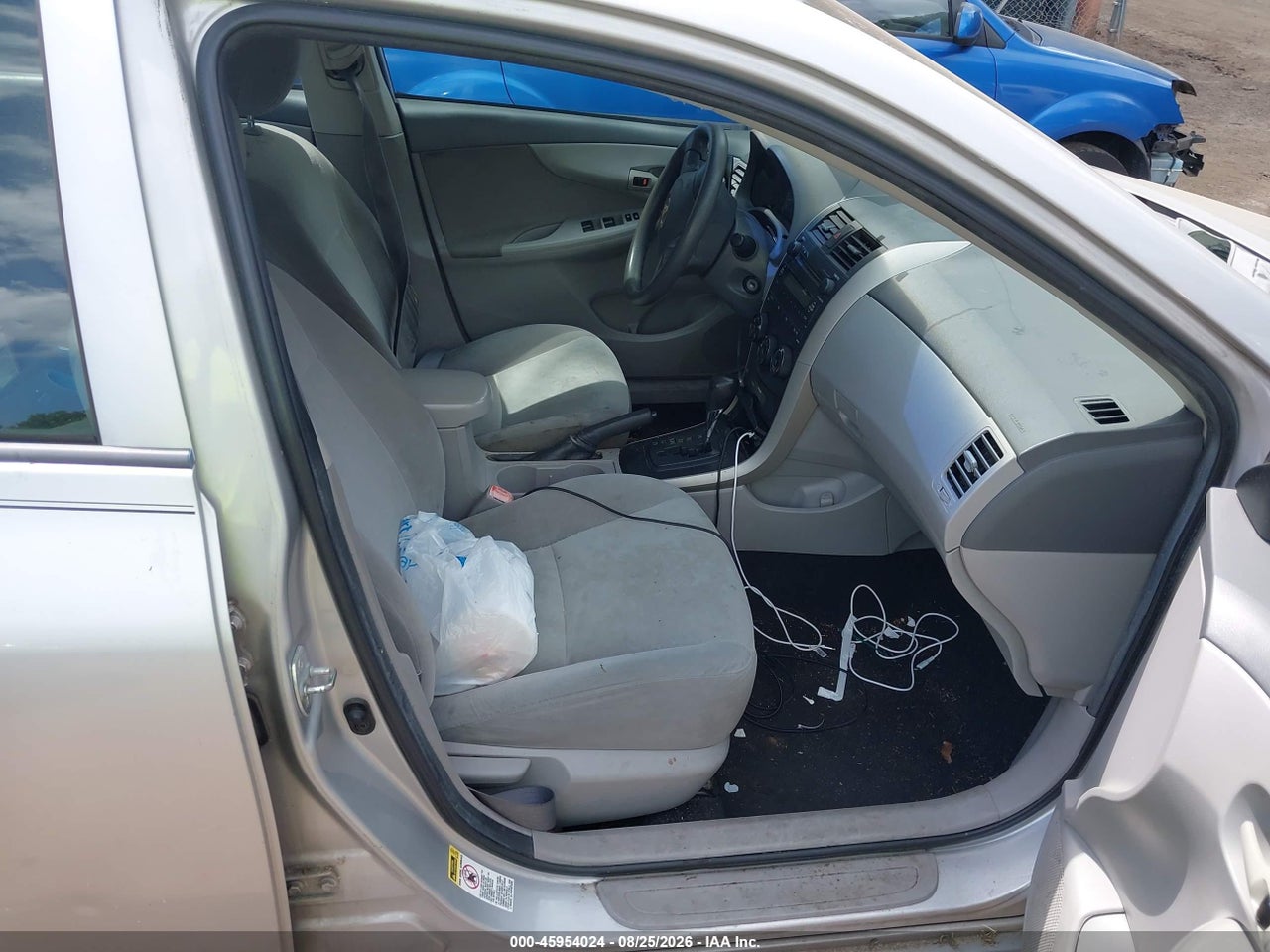 2009 TOYOTA COROLLA LE · 5/11