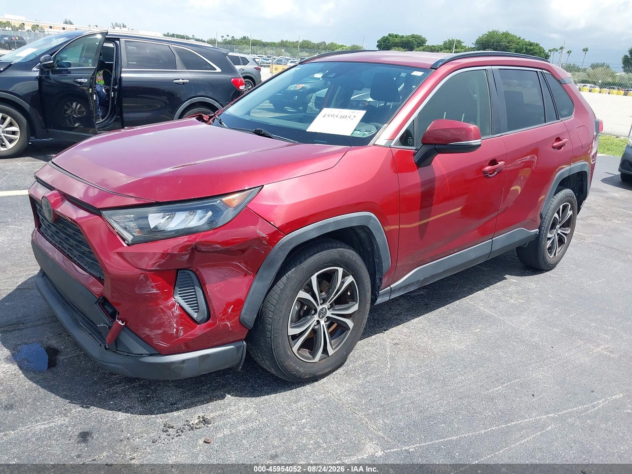 2019 TOYOTA RAV4 LE · 2/11