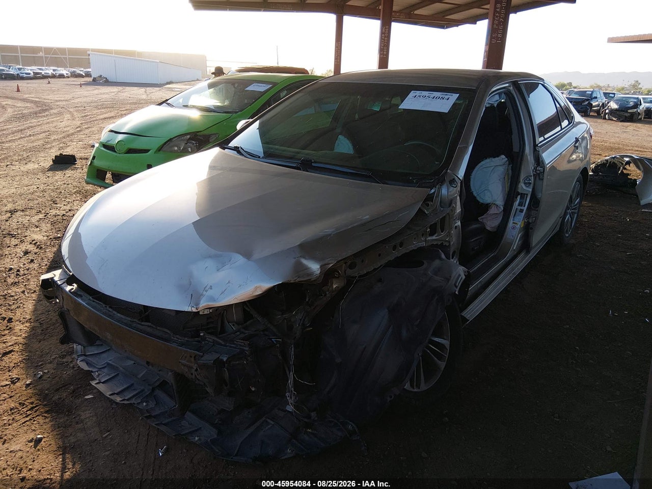 2016 TOYOTA CAMRY SE · 2/11