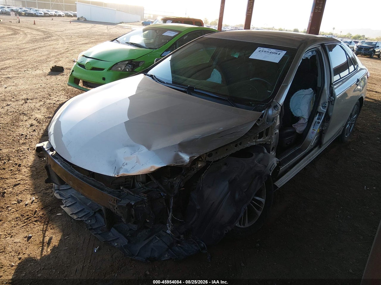 2016 TOYOTA CAMRY SE · 6/11