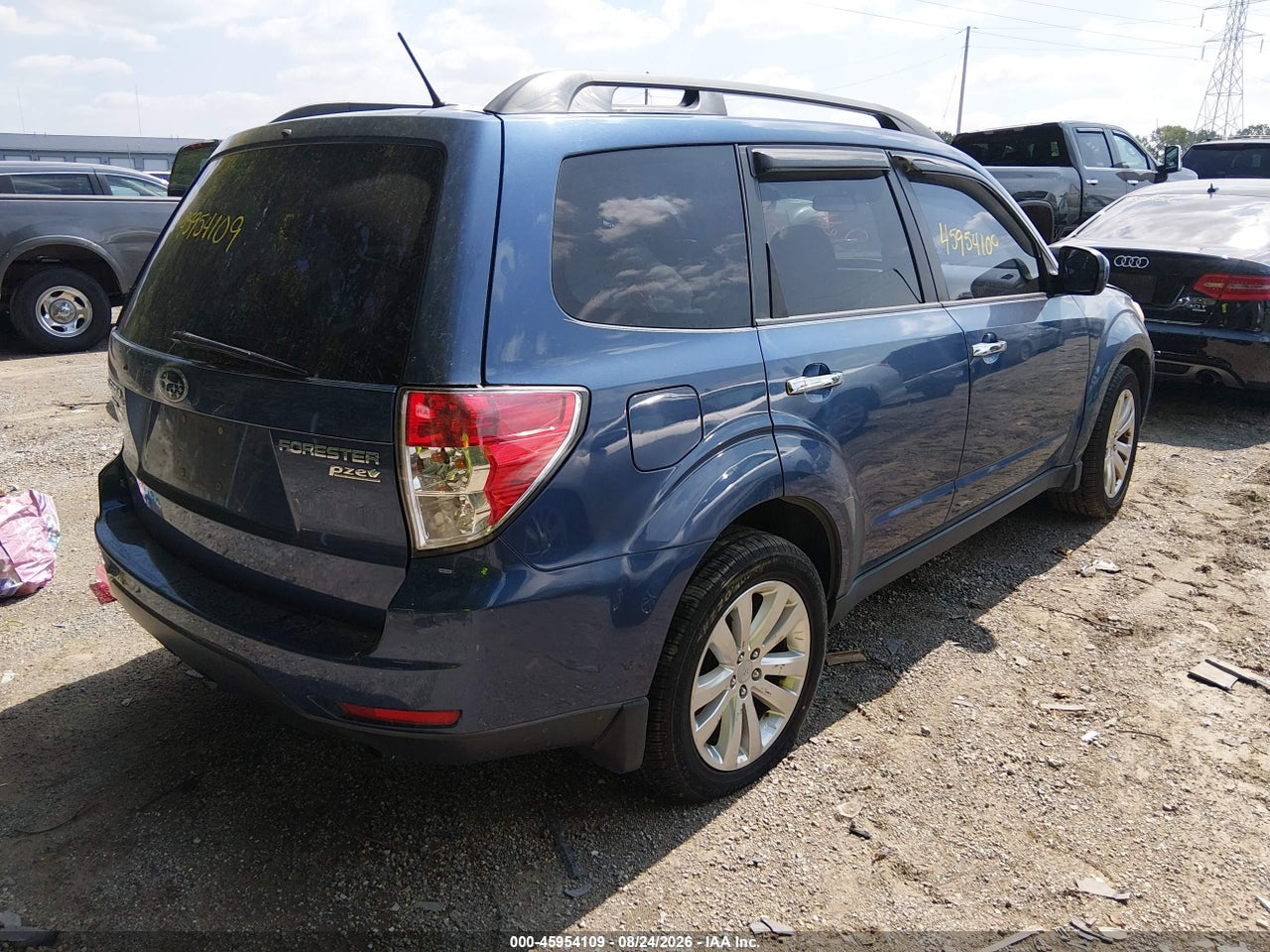 2011 SUBARU FORESTER 2.5X PREMIUM · 4/11
