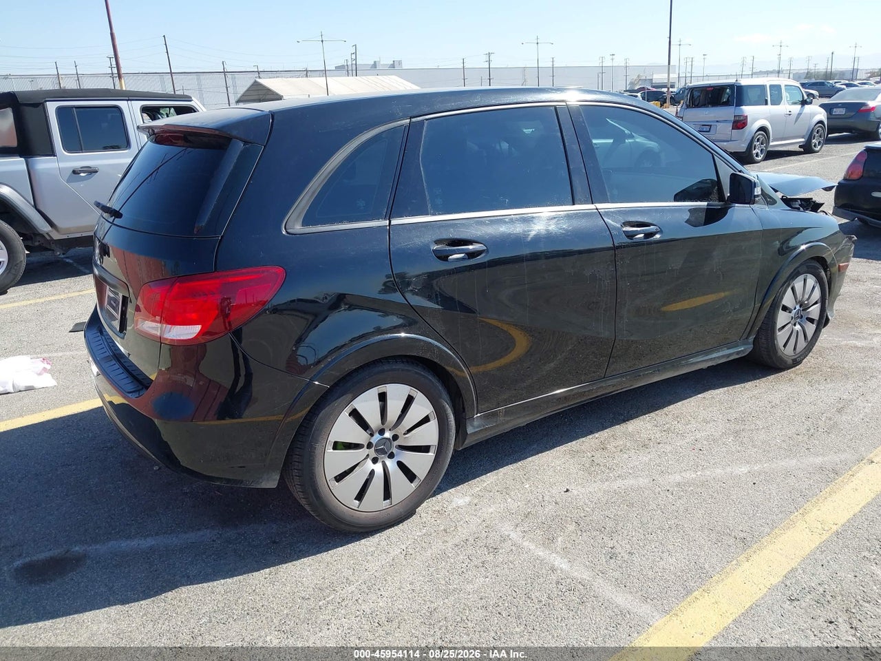2015 MERCEDES-BENZ B-CLASS ELECTRIC DRIVE · 4/11