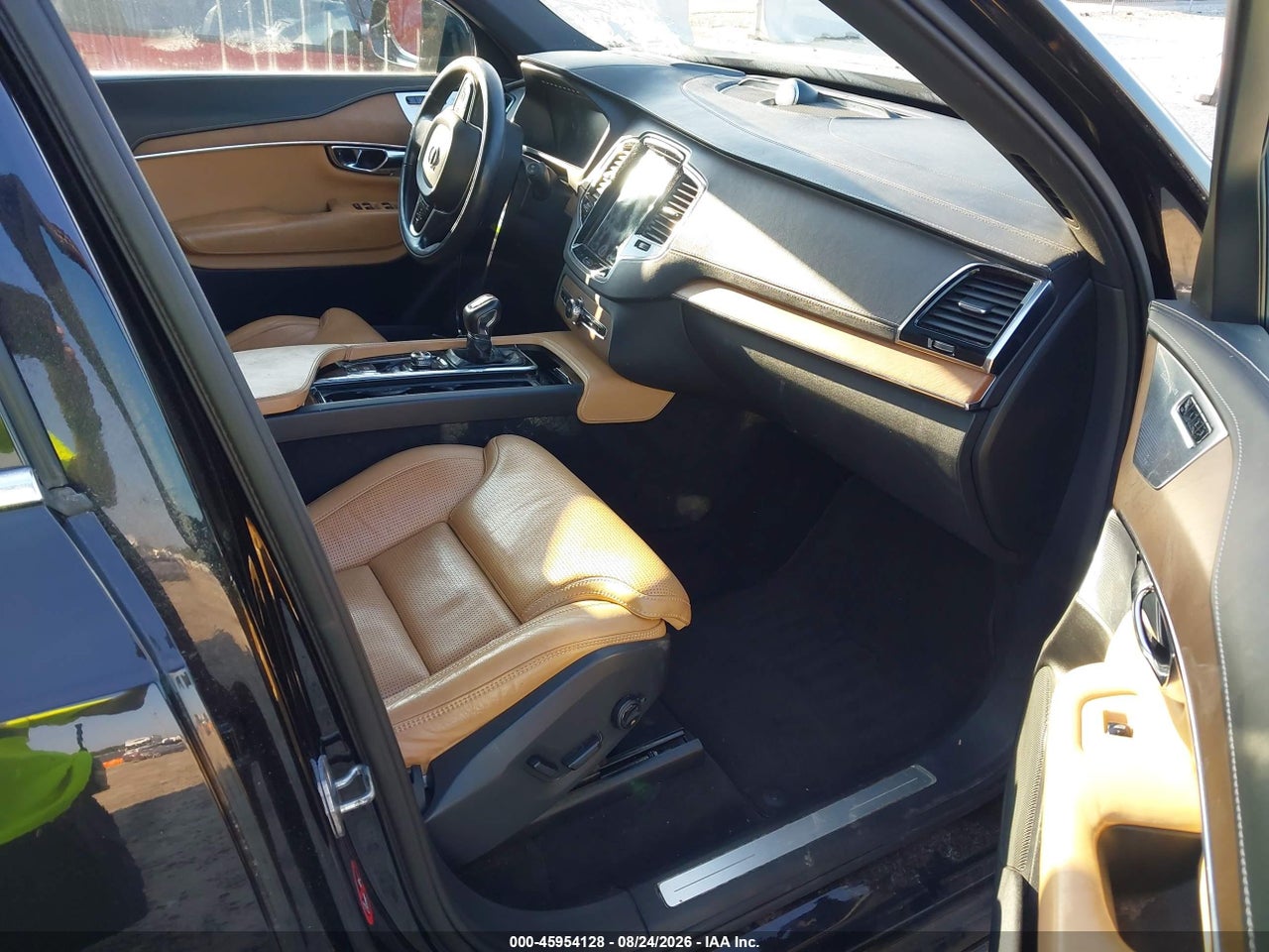 2016 VOLVO XC90 T6 FIRST EDITION · 5/11