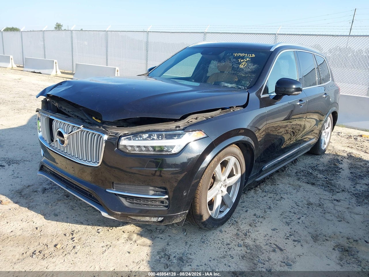 2016 VOLVO XC90 T6 FIRST EDITION · 2/11