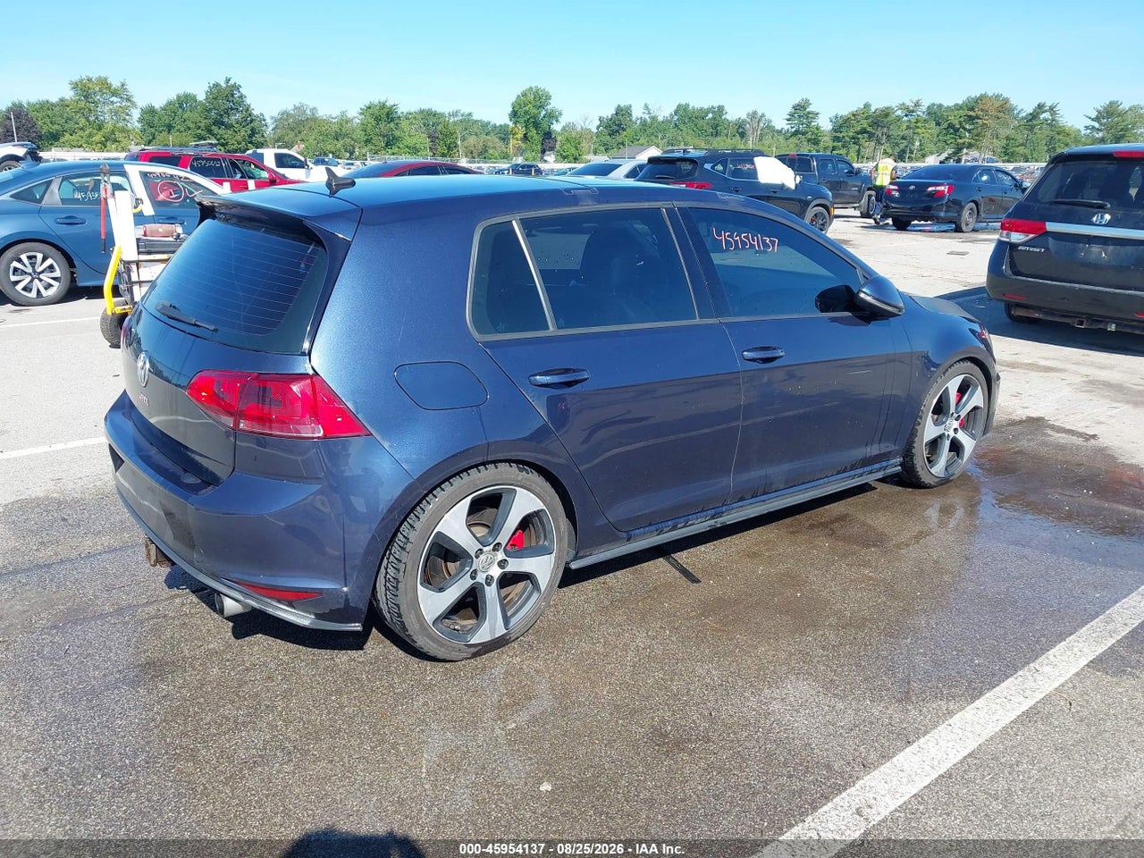 2017 VOLKSWAGEN GOLF GTI SE 4-DOOR · 4/11