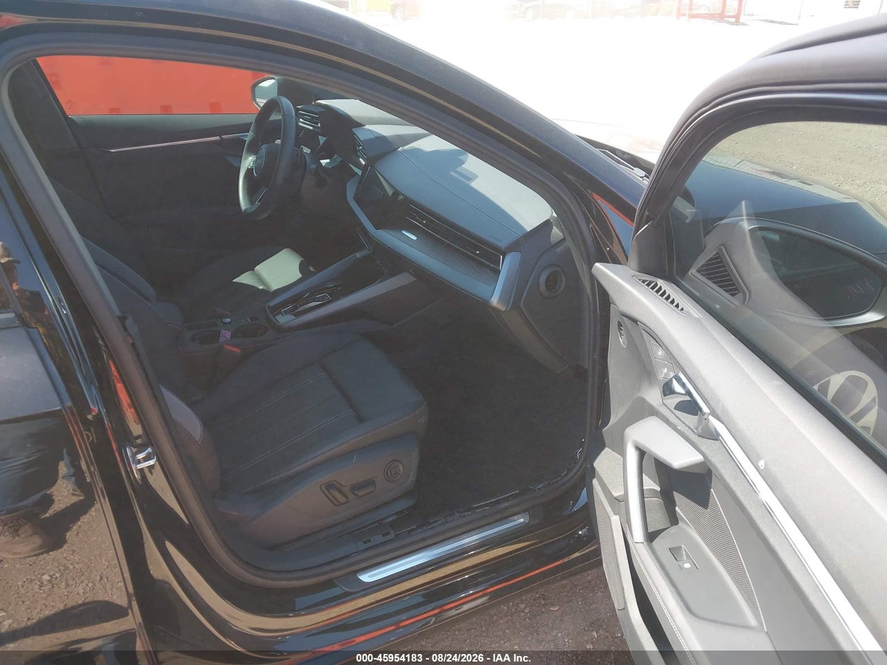 2025 AUDI A3 PREMIUM 40 TFSI QUATTRO S TRONIC · 5/11