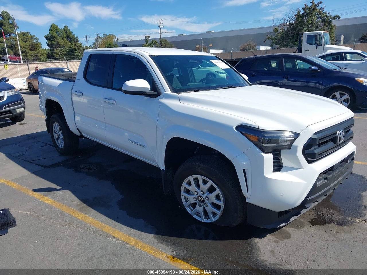 2025 TOYOTA TACOMA SR5
