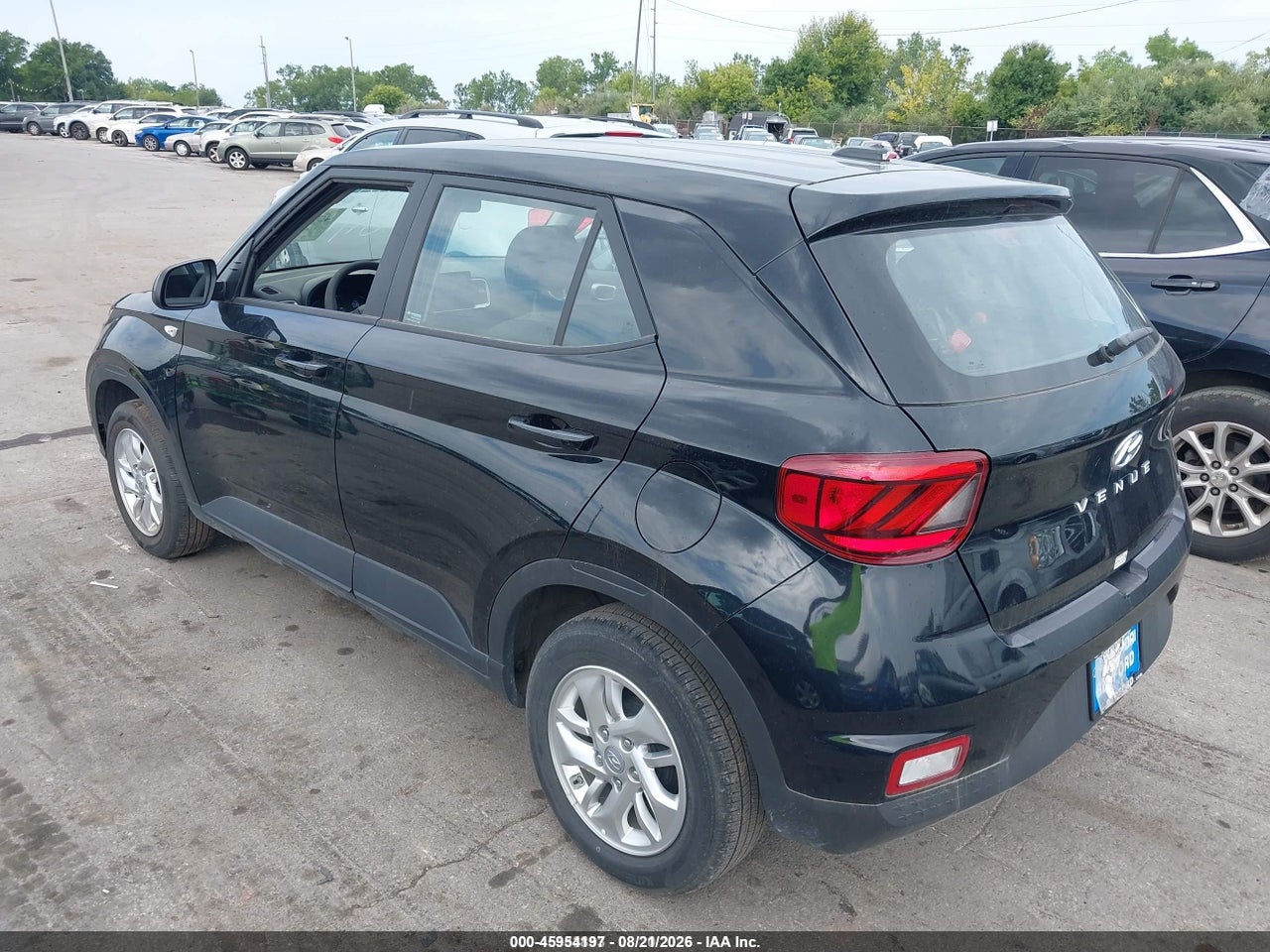 2025 HYUNDAI VENUE SE · 3/11