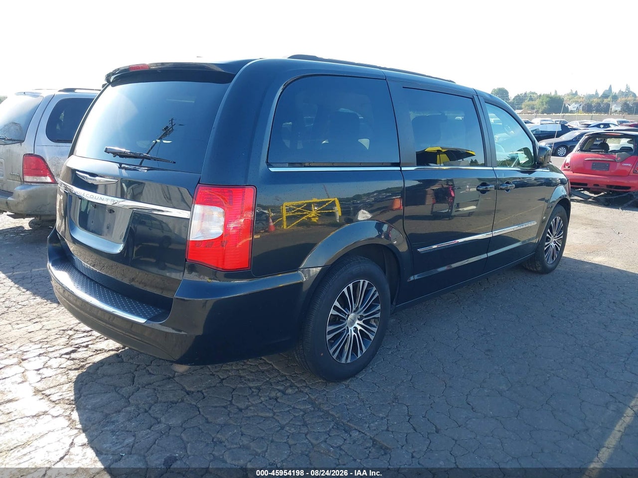 2013 CHRYSLER TOWN &amp; COUNTRY TOURING · 4/11