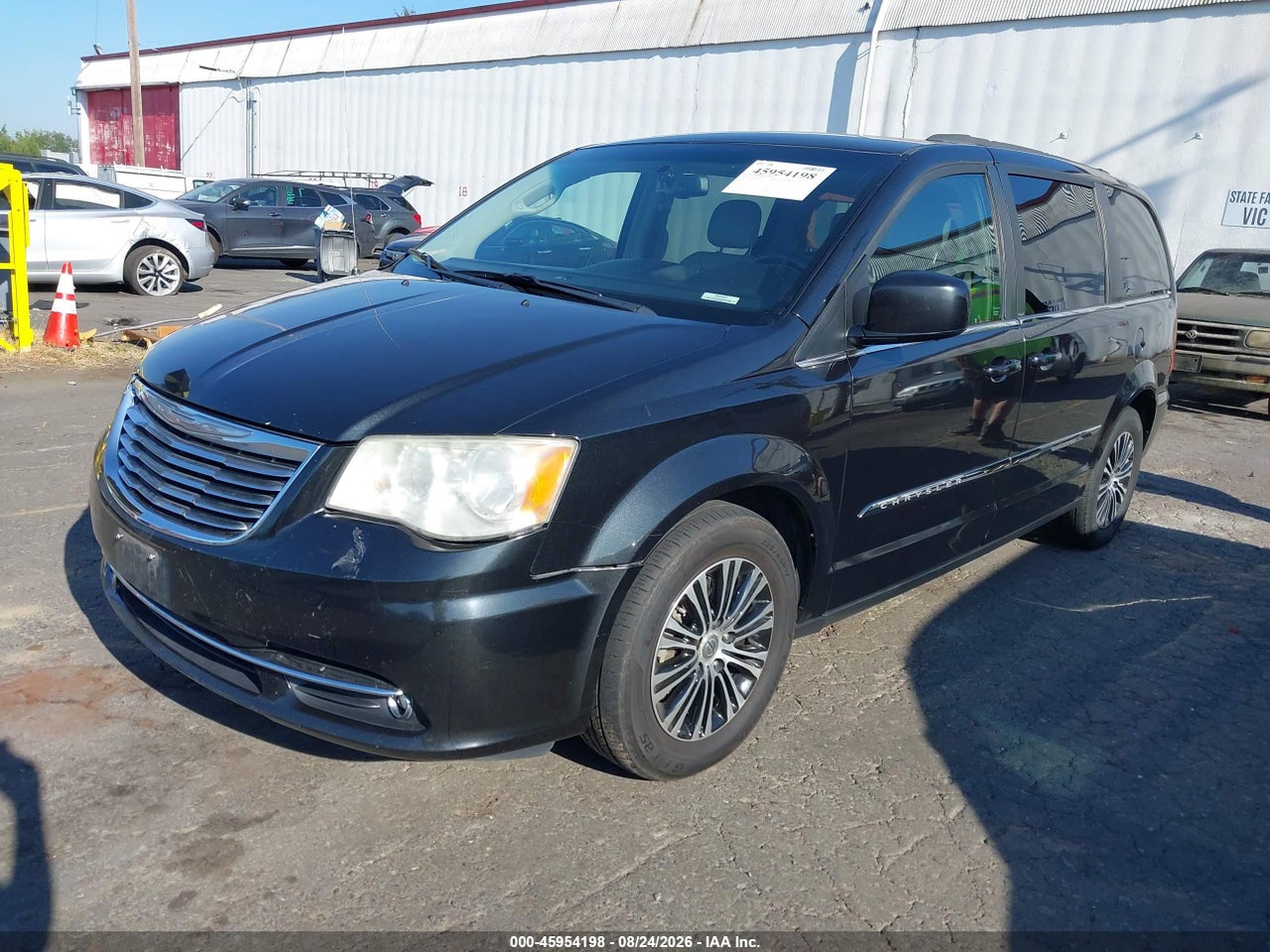 2013 CHRYSLER TOWN &amp; COUNTRY TOURING · 2/11