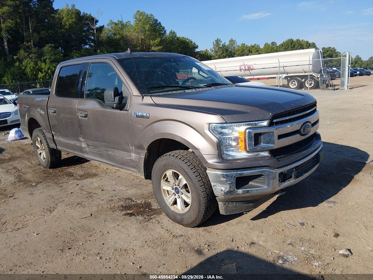 1FTEW1EB1KK****** · 2019 FORD F-150 XLT