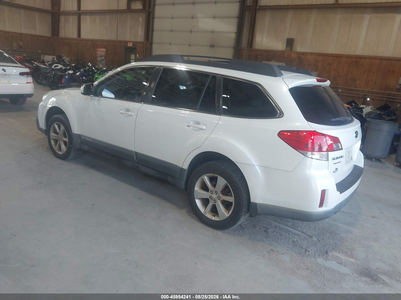 2013 SUBARU OUTBACK 2.5I PREMIUM · 3/11