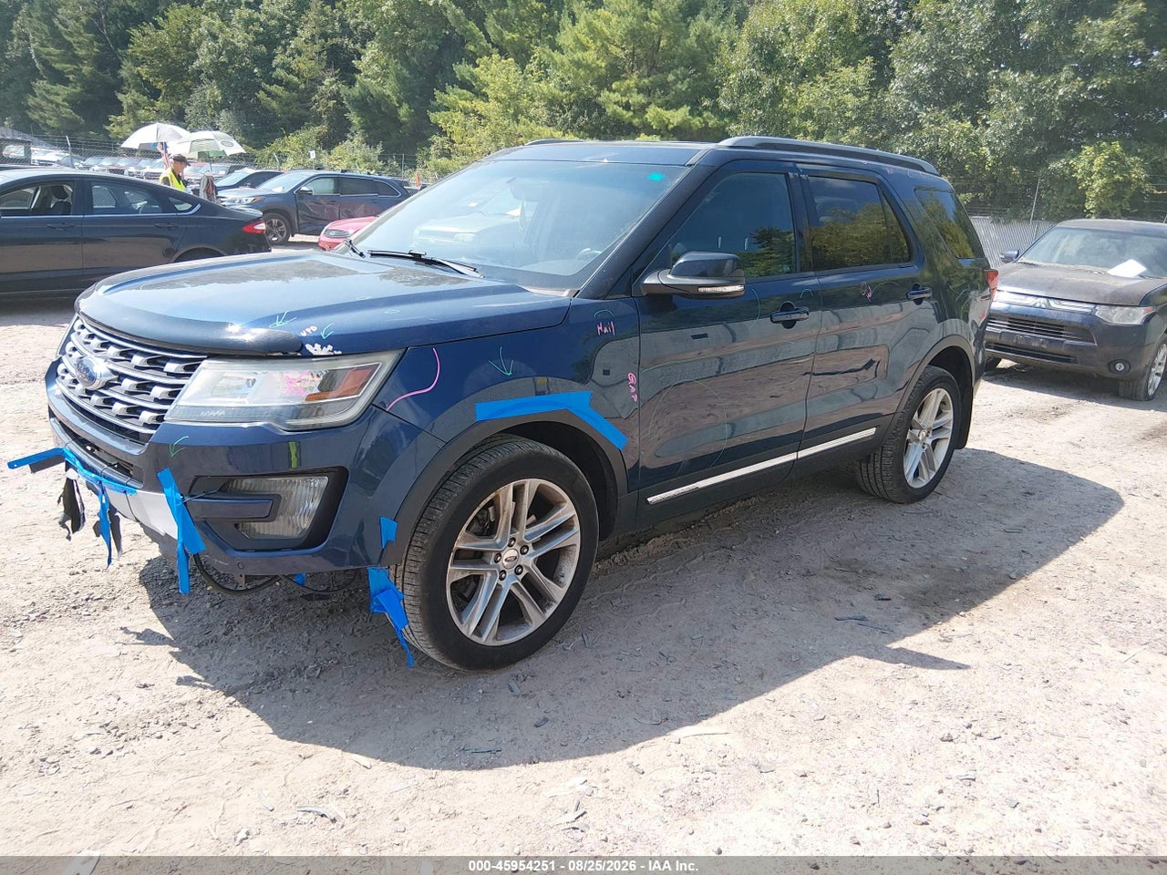 2016 FORD EXPLORER XLT · 2/11
