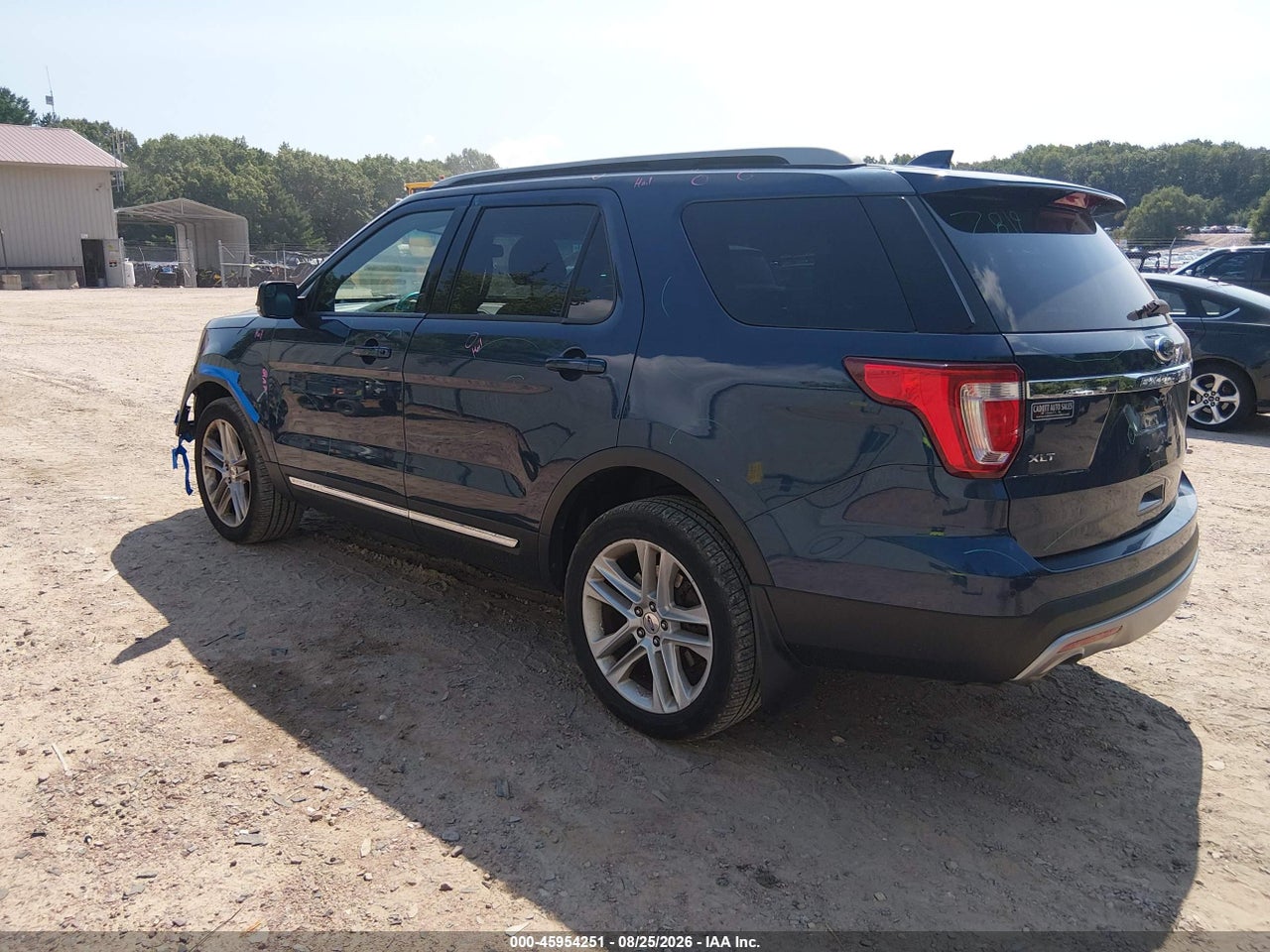 2016 FORD EXPLORER XLT · 3/11