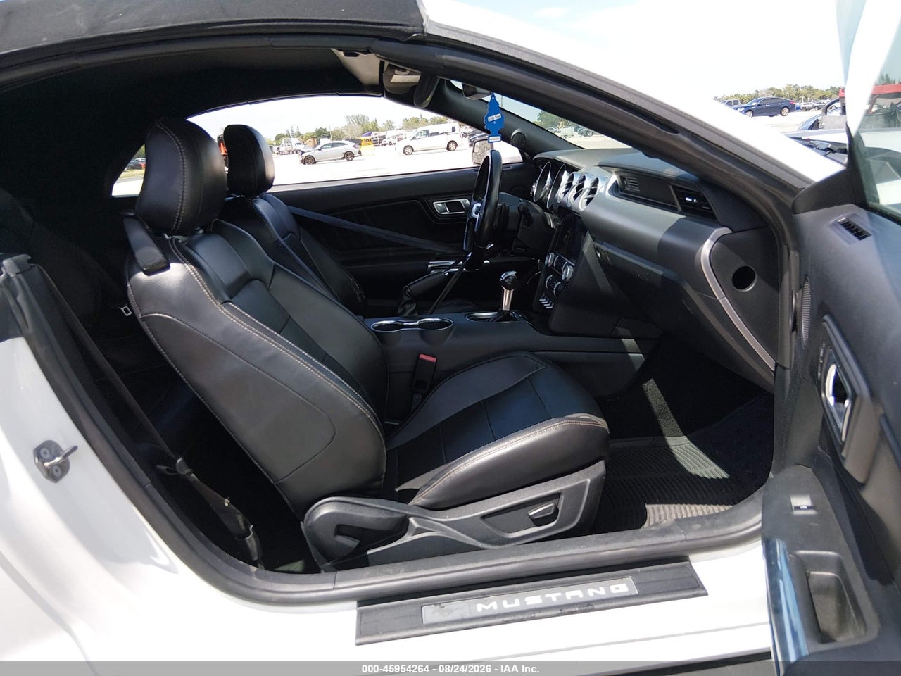 2020 FORD MUSTANG ECOBOOST PREMIUM · 5/11