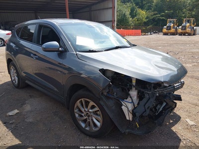 KM8J23A45JU****** · 2018 HYUNDAI TUCSON SE