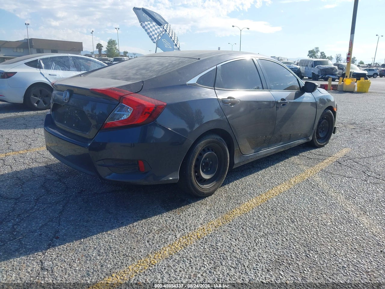 2018 HONDA CIVIC LX · 4/11