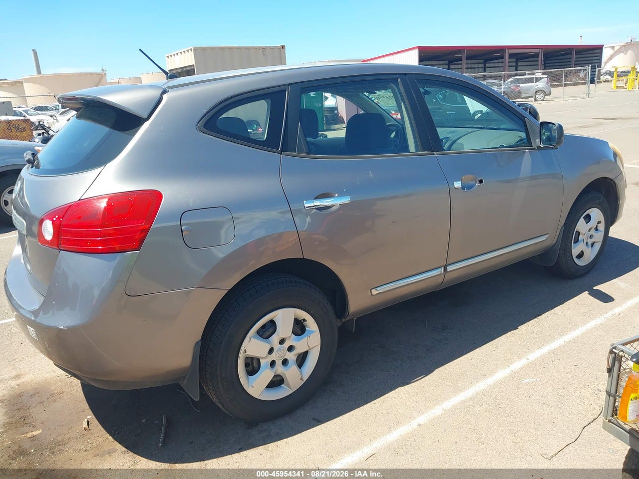 2013 NISSAN ROGUE S · 4/11