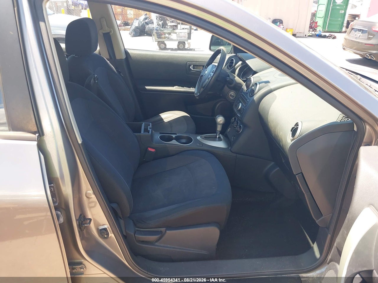 2013 NISSAN ROGUE S · 5/11