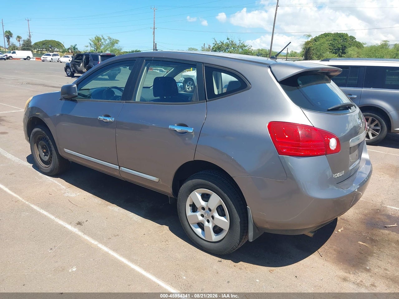 2013 NISSAN ROGUE S · 3/11