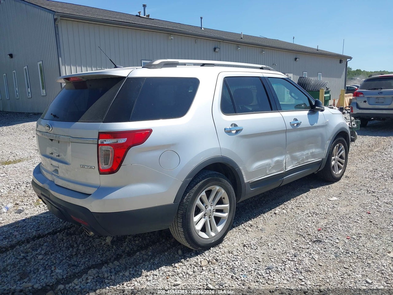 2015 FORD EXPLORER XLT · 4/11