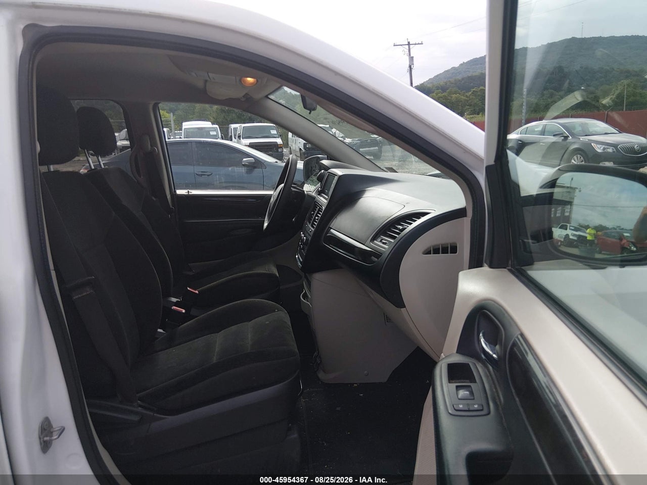 2018 DODGE GRAND CARAVAN SE · 5/11
