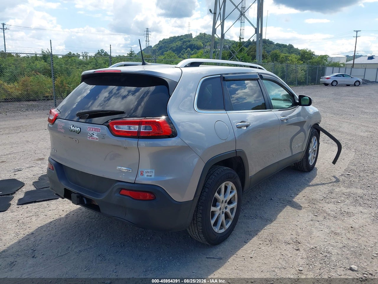 2016 JEEP CHEROKEE LATITUDE · 4/11