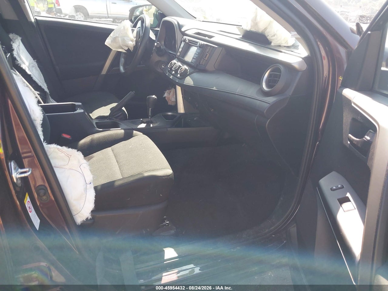 2018 TOYOTA RAV4 LE · 5/7