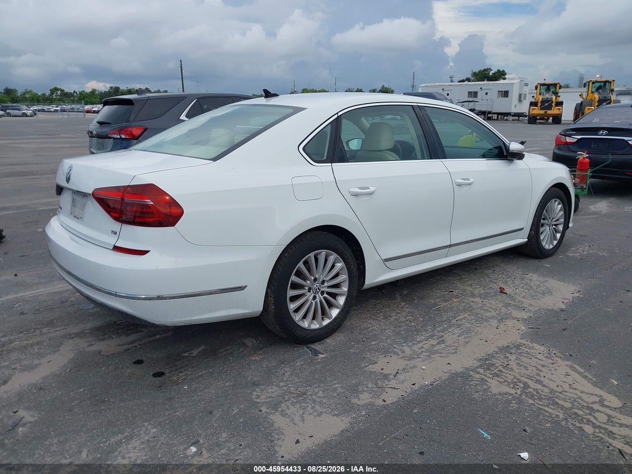2017 VOLKSWAGEN PASSAT 1.8T SE · 4/11