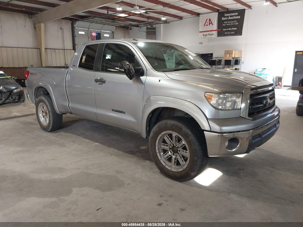 5TFUM5F16DX****** · 2013 TOYOTA TUNDRA GRADE 4.6L V8