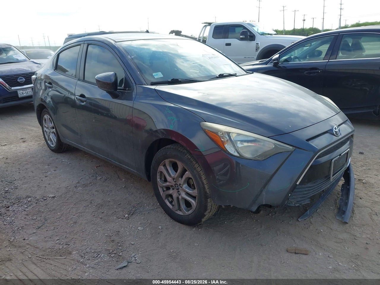 3MYDLBYV9HY****** · 2017 TOYOTA YARIS IA