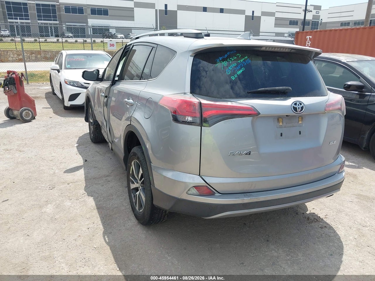 2018 TOYOTA RAV4 XLE · 3/11