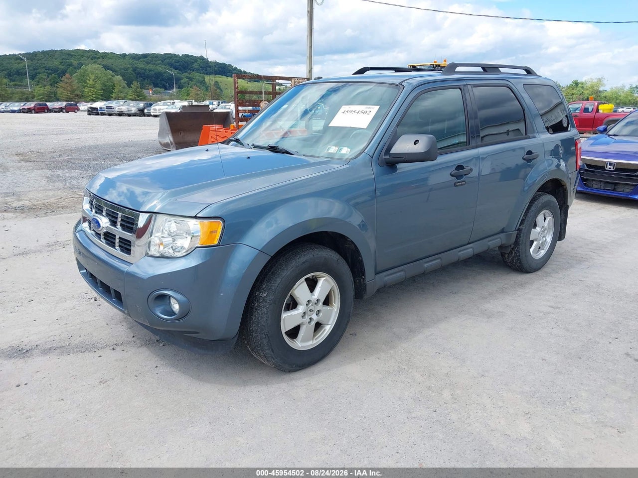2011 FORD ESCAPE XLT · 2/11