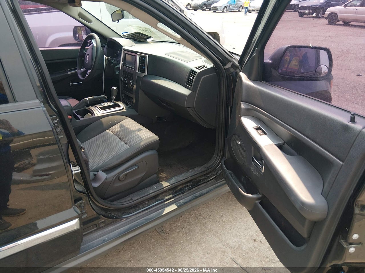 2009 JEEP GRAND CHEROKEE LAREDO · 5/11