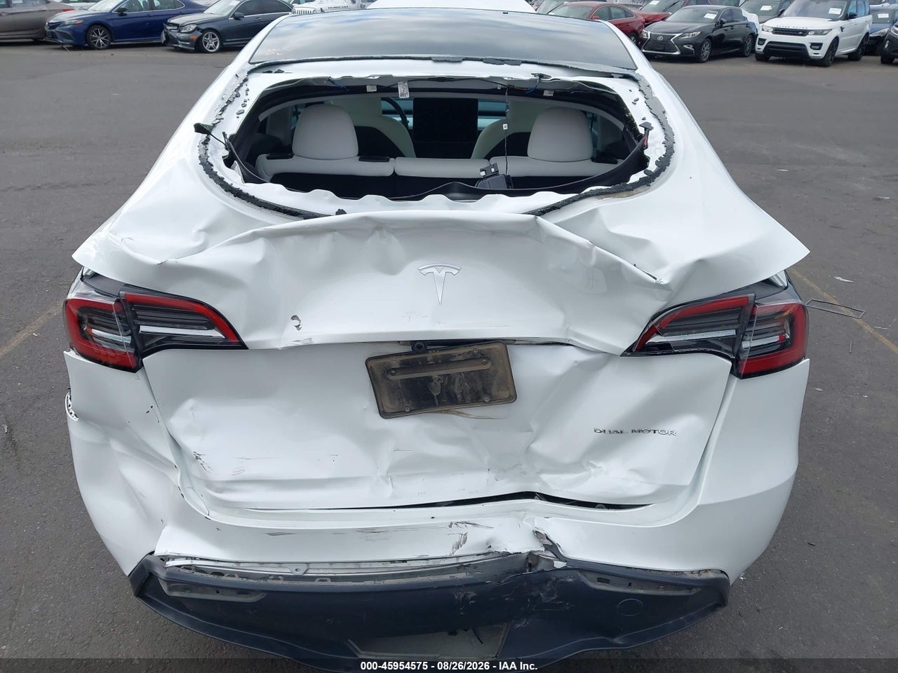 2025 TESLA MODEL Y LONG RANGE DUAL MOTOR ALL-WHEEL DRIVE · 6/10