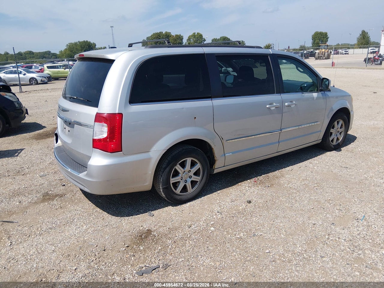 2011 CHRYSLER TOWN &amp; COUNTRY TOURING · 4/11