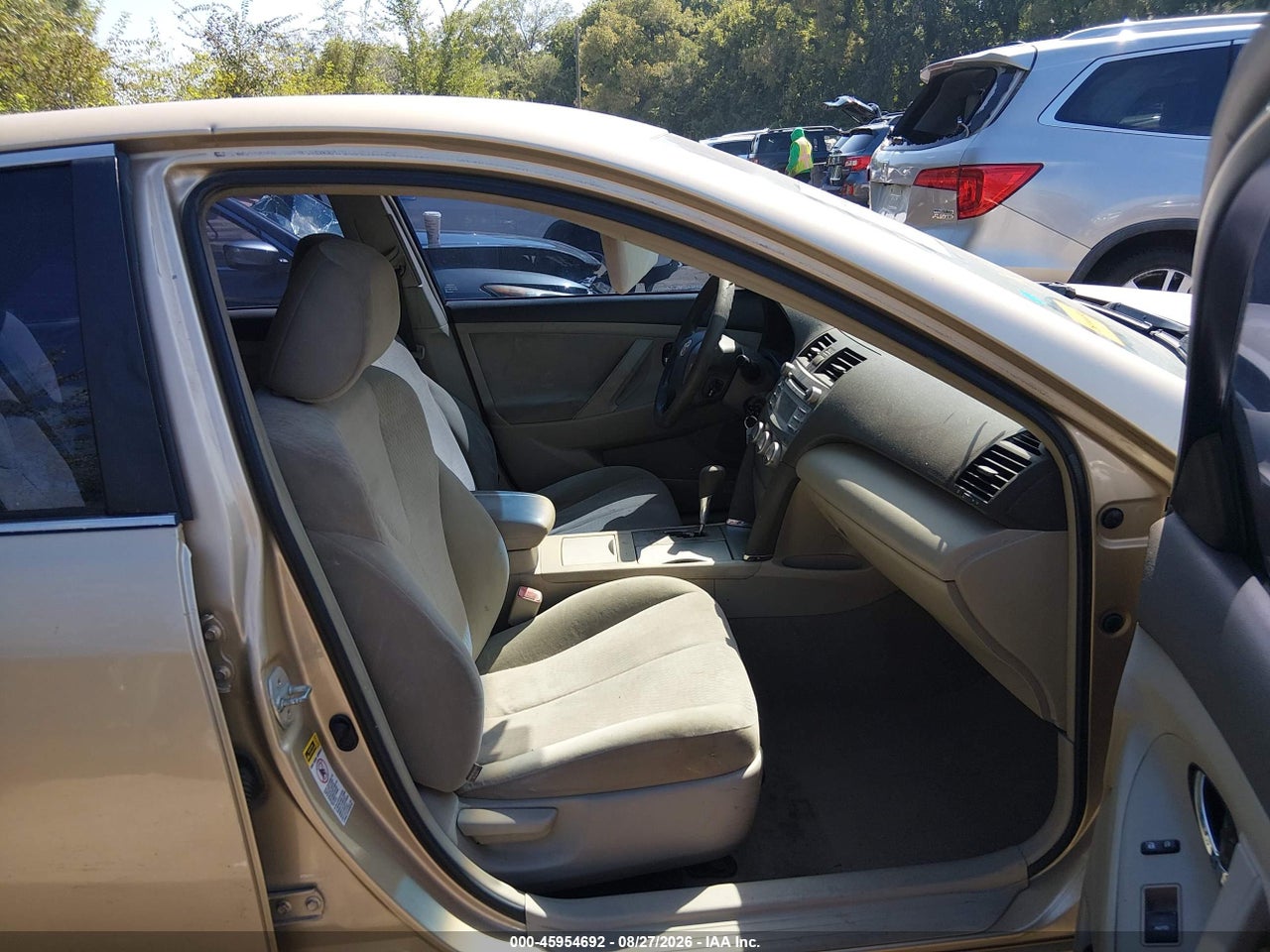 2011 TOYOTA CAMRY LE · 5/11