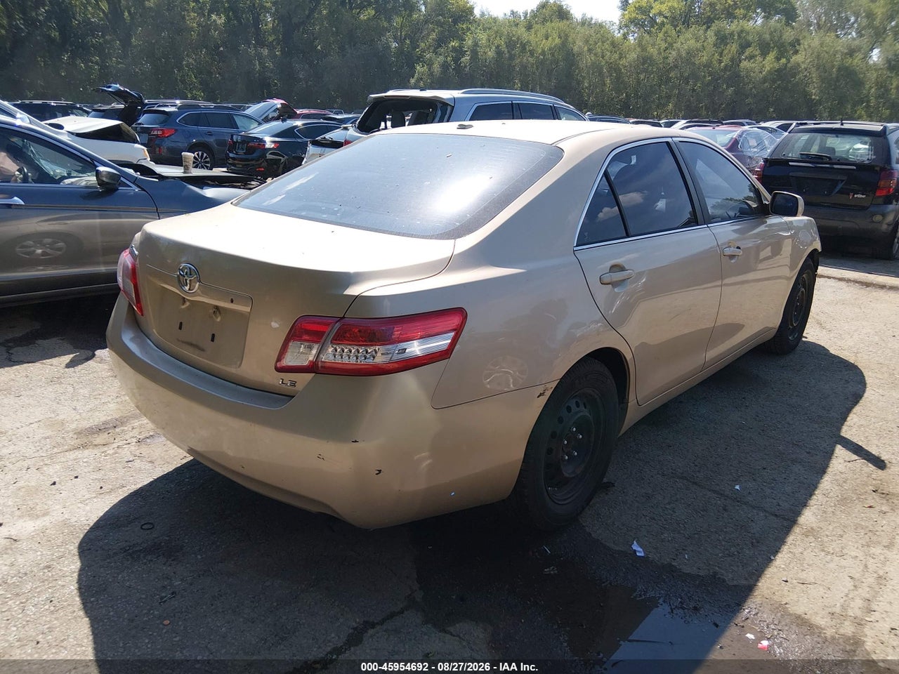 2011 TOYOTA CAMRY LE · 4/11
