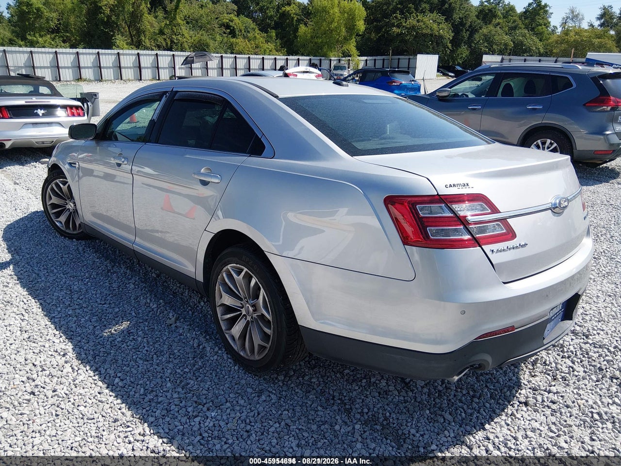 2019 FORD TAURUS LIMITED · 3/10