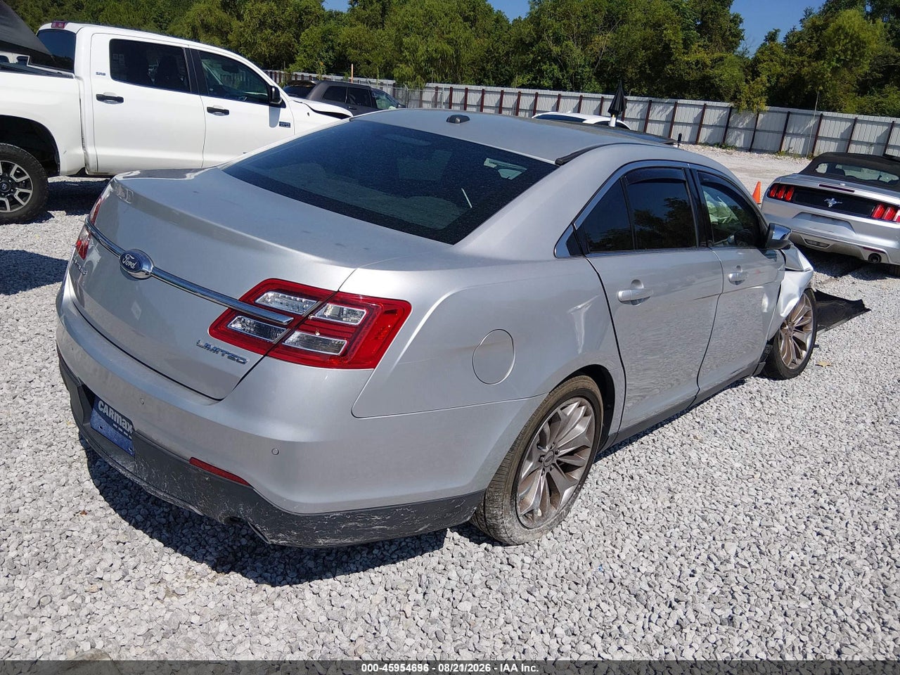 2019 FORD TAURUS LIMITED · 4/10