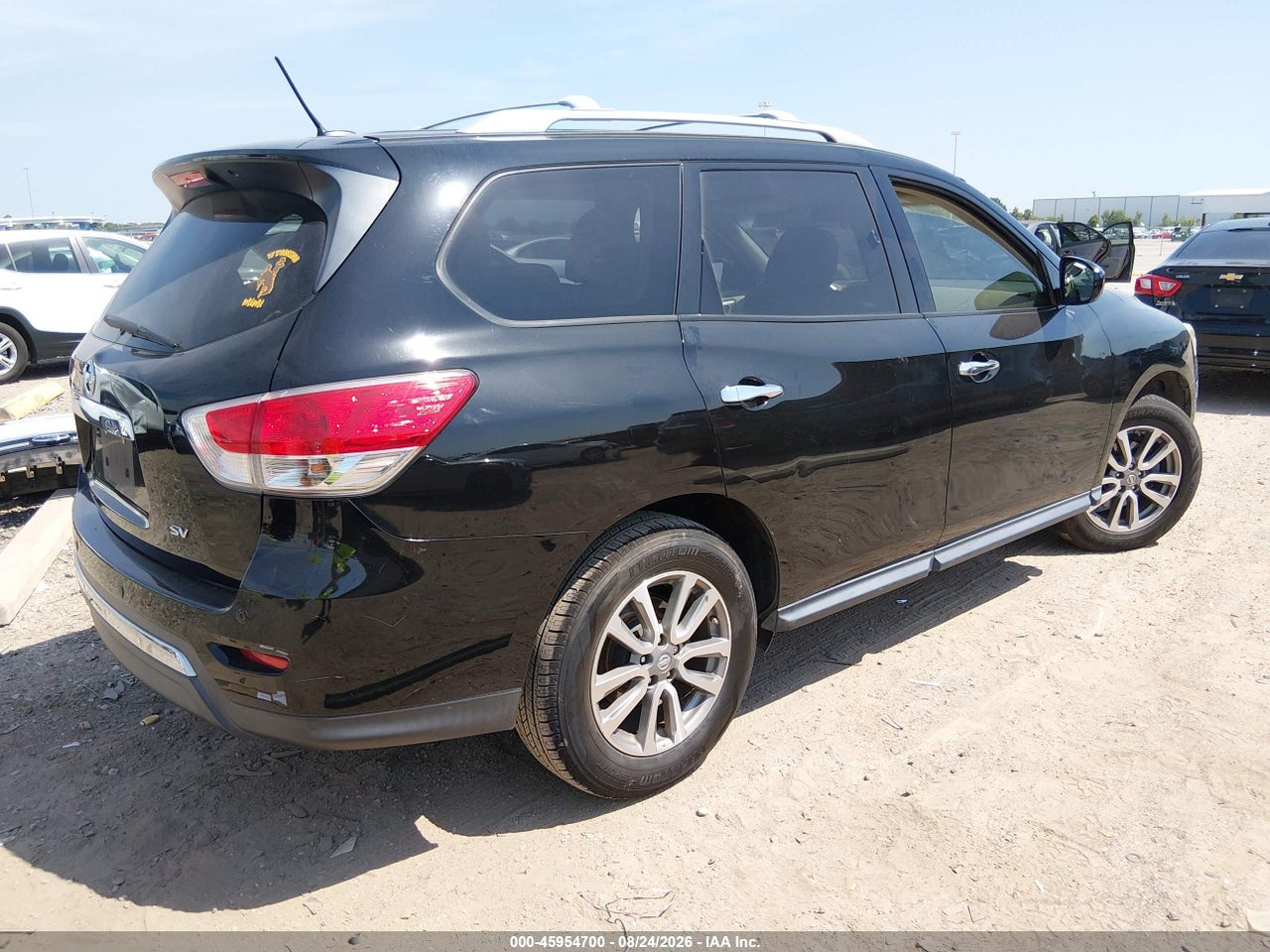 2013 NISSAN PATHFINDER SV · 4/10