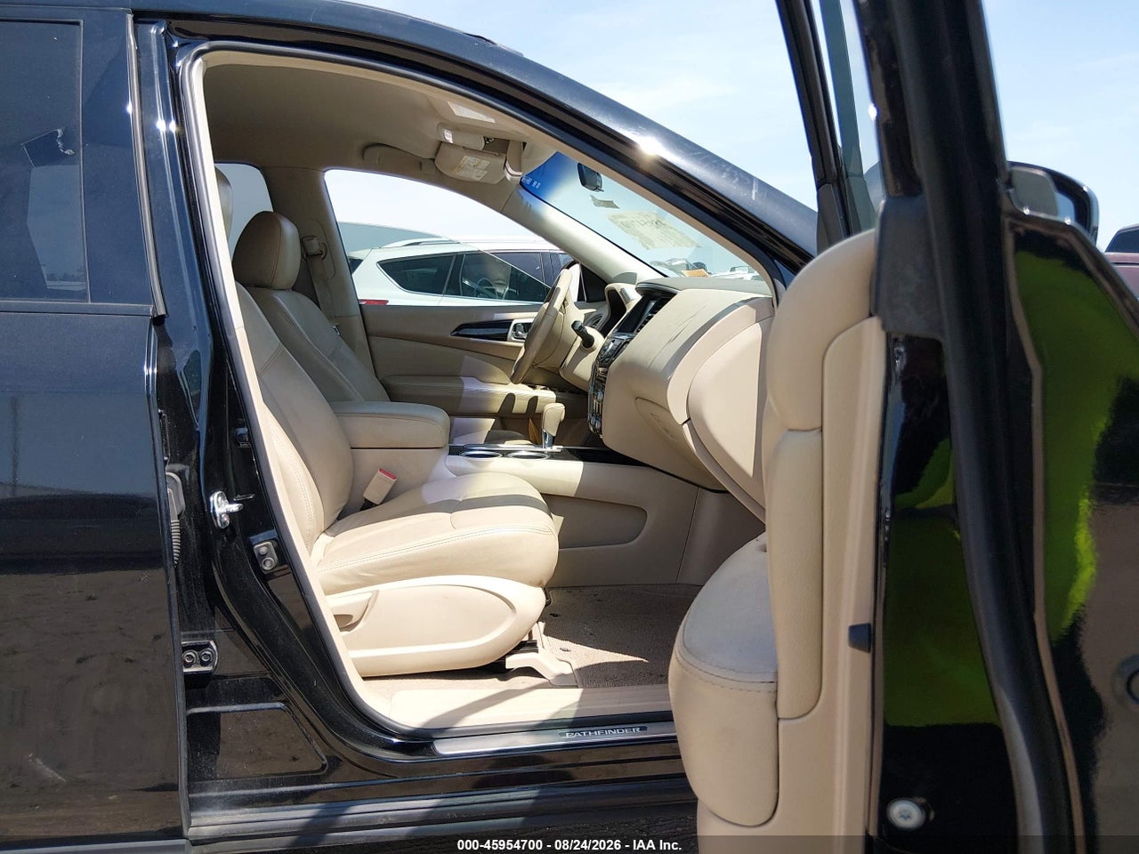2013 NISSAN PATHFINDER SV · 5/10